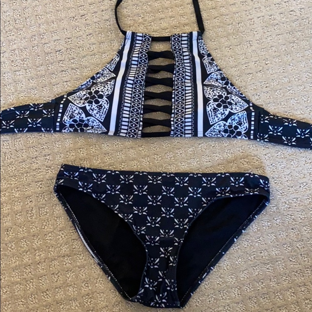 navy and white print bikini